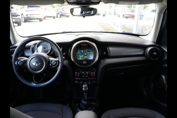 MINI Mini 1.5 Automaat Cooper Business | Navigatie | Climate Control | Regen+Licht Sensor MINI Mini 1.5 Automaat Cooper Business | Navigatie | Climate Control | Regen+Licht Sensor
