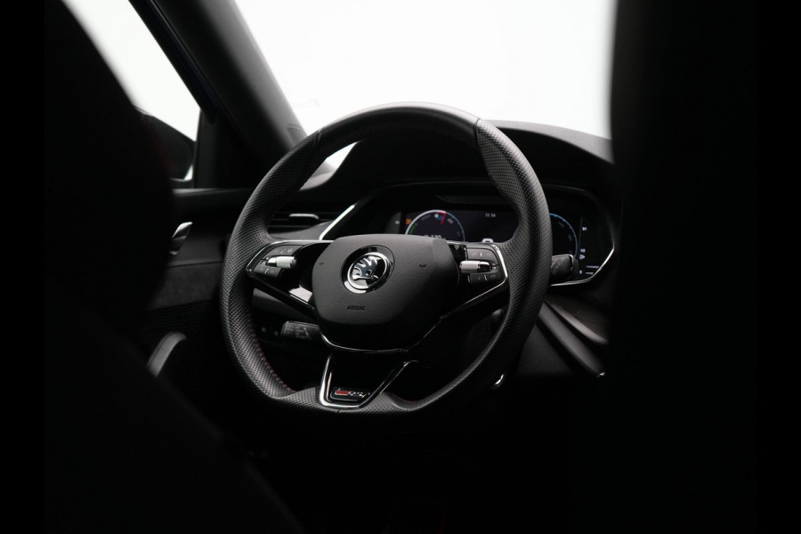 Škoda Octavia Combi 1.4 TSI RS iV Business Plug In Hybrid 245pk Dealer O.H PHEV | Adaptive Cruise | Camera | Sportstoelen Verwarmd | Apple Carplay | Navigatie | Crystal LED | Blis | Keyless | Stuur Verwarmd | Virtual | DAB | Škoda Octavia Combi 1.4 TSI RS iV Business Plug In Hybrid 245pk Dealer O.H PHEV | Adaptive Cruise | Camera | Sportstoelen Verwarmd | Apple Carplay | Navigatie | Crystal LED | Blis | Keyless | Stuur Verwarmd | Virtual | DAB |