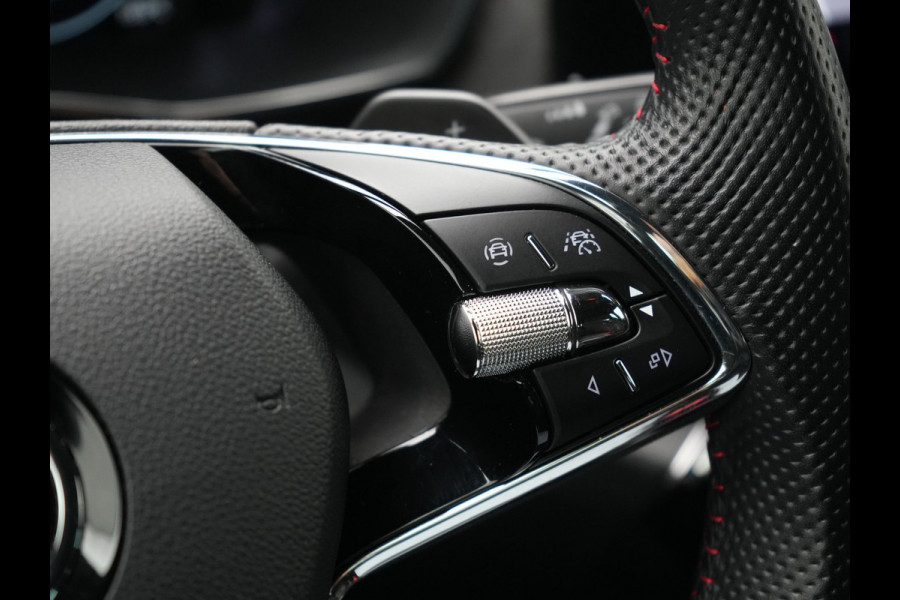 Škoda Octavia Combi 1.4 TSI RS iV Business Plug In Hybrid 245pk Dealer O.H PHEV | Adaptive Cruise | Camera | Sportstoelen Verwarmd | Apple Carplay | Navigatie | Crystal LED | Blis | Keyless | Stuur Verwarmd | Virtual | DAB | Škoda Octavia Combi 1.4 TSI RS iV Business Plug In Hybrid 245pk Dealer O.H PHEV | Adaptive Cruise | Camera | Sportstoelen Verwarmd | Apple Carplay | Navigatie | Crystal LED | Blis | Keyless | Stuur Verwarmd | Virtual | DAB |