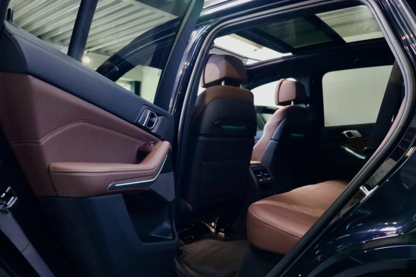 BMW X5 xDrive45e M Sport| PANO| LASER| HK| HUD| TrkHk|BTW