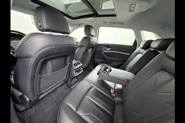 Audi e-tron 50 Quattro 313pk SOH 92% Leer Pano-dak Bang&Olufsen®-Hifi Memory Adaptieve Cruise Control Stoelverwarming DAB Elek.verst.Stoelen Led Elek.Achterklep Business Edition Plus 71kWh 1e Eigenaar Origineel Nederlandse Auto Nieuwprijs €75.963,- Audi e-tron 50 Quattro 313pk SOH 92% Leer Pano-dak Bang&Olufsen®-Hifi Memory Adaptieve Cruise Control Stoelverwarming DAB Elek.verst.Stoelen Led Elek.Achterklep Business Edition Plus 71kWh 1e Eigenaar Origineel Nederlandse Auto Nieuwprijs €75.963,-