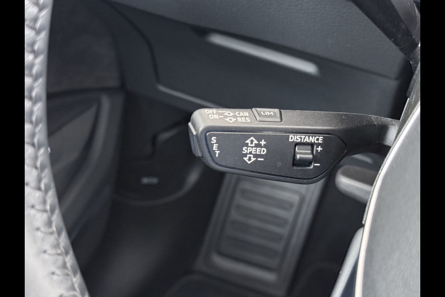 Audi e-tron 50 Quattro 313pk SOH 92% Leer Pano-dak Bang&Olufsen®-Hifi Memory Adaptieve Cruise Control Stoelverwarming DAB Elek.verst.Stoelen Led Elek.Achterklep Business Edition Plus 71kWh 1e Eigenaar Origineel Nederlandse Auto Nieuwprijs €75.963,- Audi e-tron 50 Quattro 313pk SOH 92% Leer Pano-dak Bang&Olufsen®-Hifi Memory Adaptieve Cruise Control Stoelverwarming DAB Elek.verst.Stoelen Led Elek.Achterklep Business Edition Plus 71kWh 1e Eigenaar Origineel Nederlandse Auto Nieuwprijs €75.963,-