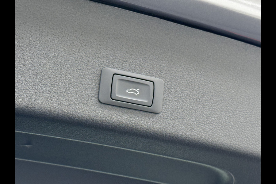 Audi e-tron 50 Quattro 313pk SOH 92% Leer Pano-dak Bang&Olufsen®-Hifi Memory Adaptieve Cruise Control Stoelverwarming DAB Elek.verst.Stoelen Led Elek.Achterklep Business Edition Plus 71kWh 1e Eigenaar Origineel Nederlandse Auto Nieuwprijs €75.963,- Audi e-tron 50 Quattro 313pk SOH 92% Leer Pano-dak Bang&Olufsen®-Hifi Memory Adaptieve Cruise Control Stoelverwarming DAB Elek.verst.Stoelen Led Elek.Achterklep Business Edition Plus 71kWh 1e Eigenaar Origineel Nederlandse Auto Nieuwprijs €75.963,-