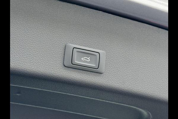 Audi e-tron 50 Quattro 313pk SOH 92% Leer Pano-dak Bang&Olufsen®-Hifi Memory Adaptieve Cruise Control Stoelverwarming DAB Elek.verst.Stoelen Led Elek.Achterklep Business Edition Plus 71kWh 1e Eigenaar Origineel Nederlandse Auto Nieuwprijs €75.963,- Audi e-tron 50 Quattro 313pk SOH 92% Leer Pano-dak Bang&Olufsen®-Hifi Memory Adaptieve Cruise Control Stoelverwarming DAB Elek.verst.Stoelen Led Elek.Achterklep Business Edition Plus 71kWh 1e Eigenaar Origineel Nederlandse Auto Nieuwprijs €75.963,-
