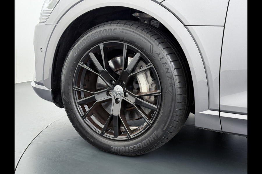 Audi e-tron 50 Quattro 313pk SOH 92% Leer Pano-dak Bang&Olufsen®-Hifi Memory Adaptieve Cruise Control Stoelverwarming DAB Elek.verst.Stoelen Led Elek.Achterklep Business Edition Plus 71kWh 1e Eigenaar Origineel Nederlandse Auto Nieuwprijs €75.963,- Audi e-tron 50 Quattro 313pk SOH 92% Leer Pano-dak Bang&Olufsen®-Hifi Memory Adaptieve Cruise Control Stoelverwarming DAB Elek.verst.Stoelen Led Elek.Achterklep Business Edition Plus 71kWh 1e Eigenaar Origineel Nederlandse Auto Nieuwprijs €75.963,-