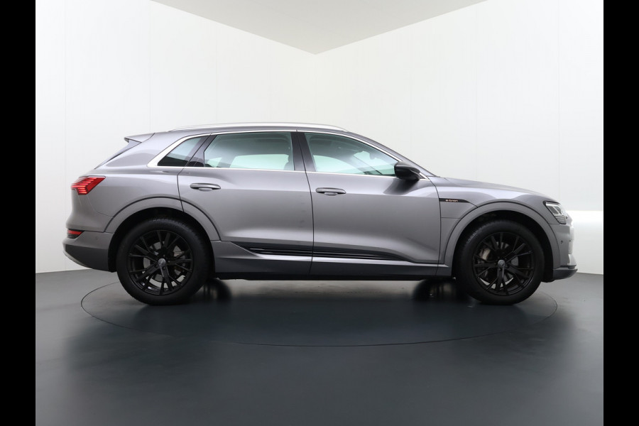 Audi e-tron 50 Quattro 313pk SOH 92% Leer Pano-dak Bang&Olufsen®-Hifi Memory Adaptieve Cruise Control Stoelverwarming DAB Elek.verst.Stoelen Led Elek.Achterklep Business Edition Plus 71kWh 1e Eigenaar Origineel Nederlandse Auto Nieuwprijs €75.963,- Audi e-tron 50 Quattro 313pk SOH 92% Leer Pano-dak Bang&Olufsen®-Hifi Memory Adaptieve Cruise Control Stoelverwarming DAB Elek.verst.Stoelen Led Elek.Achterklep Business Edition Plus 71kWh 1e Eigenaar Origineel Nederlandse Auto Nieuwprijs €75.963,-