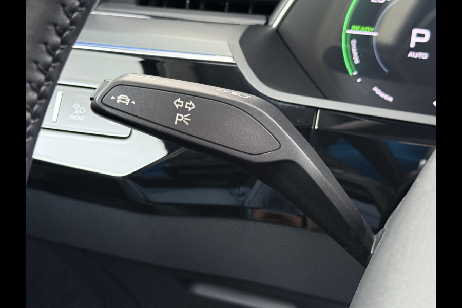 Audi e-tron 50 Quattro 313pk SOH 92% Leer Pano-dak Bang&Olufsen®-Hifi Memory Adaptieve Cruise Control Stoelverwarming DAB Elek.verst.Stoelen Led Elek.Achterklep Business Edition Plus 71kWh 1e Eigenaar Origineel Nederlandse Auto Nieuwprijs €75.963,- Audi e-tron 50 Quattro 313pk SOH 92% Leer Pano-dak Bang&Olufsen®-Hifi Memory Adaptieve Cruise Control Stoelverwarming DAB Elek.verst.Stoelen Led Elek.Achterklep Business Edition Plus 71kWh 1e Eigenaar Origineel Nederlandse Auto Nieuwprijs €75.963,-