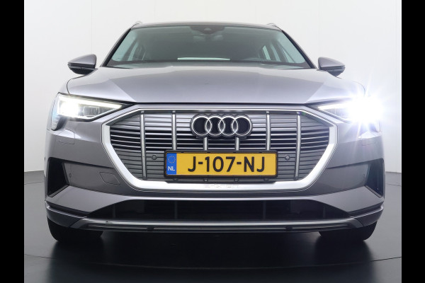 Audi e-tron 50 Quattro 313pk SOH 92% Leer Pano-dak Bang&Olufsen®-Hifi Memory Adaptieve Cruise Control Stoelverwarming DAB Elek.verst.Stoelen Led Elek.Achterklep Business Edition Plus 71kWh 1e Eigenaar Origineel Nederlandse Auto Nieuwprijs €75.963,- Audi e-tron 50 Quattro 313pk SOH 92% Leer Pano-dak Bang&Olufsen®-Hifi Memory Adaptieve Cruise Control Stoelverwarming DAB Elek.verst.Stoelen Led Elek.Achterklep Business Edition Plus 71kWh 1e Eigenaar Origineel Nederlandse Auto Nieuwprijs €75.963,-