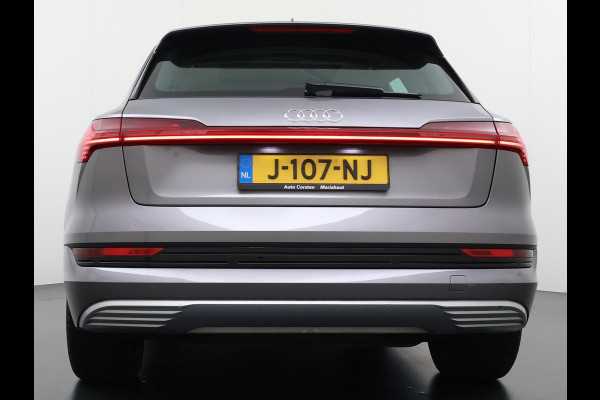 Audi e-tron 50 Quattro 313pk SOH 92% Leer Pano-dak Bang&Olufsen®-Hifi Memory Adaptieve Cruise Control Stoelverwarming DAB Elek.verst.Stoelen Led Elek.Achterklep Business Edition Plus 71kWh 1e Eigenaar Origineel Nederlandse Auto Nieuwprijs €75.963,- Audi e-tron 50 Quattro 313pk SOH 92% Leer Pano-dak Bang&Olufsen®-Hifi Memory Adaptieve Cruise Control Stoelverwarming DAB Elek.verst.Stoelen Led Elek.Achterklep Business Edition Plus 71kWh 1e Eigenaar Origineel Nederlandse Auto Nieuwprijs €75.963,-