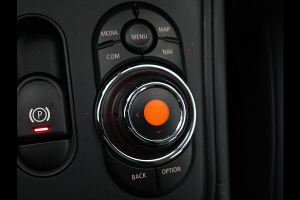 MINI Countryman 1.5 One Business Edition | Harman/Kardon | Carplay | Full LED | Keyless | Navigatie | Park Assist | Half leder | Climate control | Cruise control MINI Countryman 1.5 One Business Edition | Harman/Kardon | Carplay | Full LED | Keyless | Navigatie | Park Assist | Half leder | Climate control | Cruise control