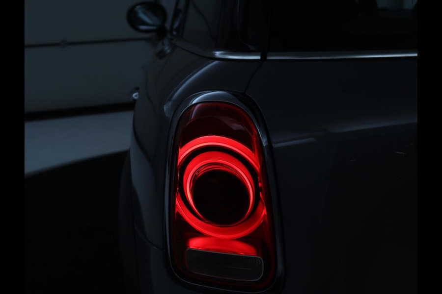 MINI Countryman 1.5 One Business Edition | Harman/Kardon | Carplay | Full LED | Keyless | Navigatie | Park Assist | Half leder | Climate control | Cruise control MINI Countryman 1.5 One Business Edition | Harman/Kardon | Carplay | Full LED | Keyless | Navigatie | Park Assist | Half leder | Climate control | Cruise control