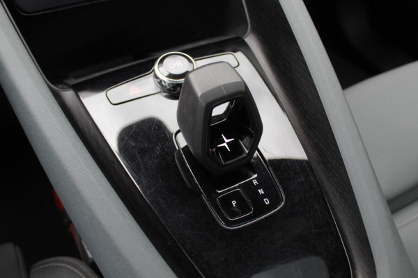 Polestar 2 Long Range Dual Motor Launch Edition 78kWh / Trekhaak / Panoramadak / 360Camera / ACC / Virtual Cockpit / Keyless / DAB / Stuurverwarming Polestar 2 Long Range Dual Motor Launch Edition 78kWh / Trekhaak / Panoramadak / 360Camera / ACC / Virtual Cockpit / Keyless / DAB / Stuurverwarming