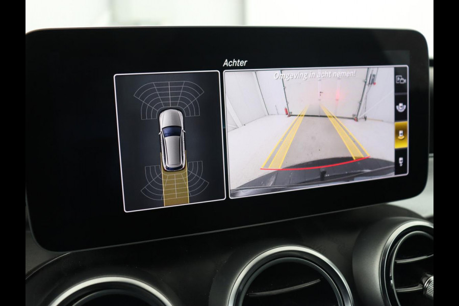 Mercedes-Benz C-Klasse 160 AMG Upgrade Edition | Trekhaak | Stoelverwarming | Night Pack | Carplay | Sfeerverlichting | Digital Cockpit | Leder/Alcantara | Navigatie | Camera | Park Assist Mercedes-Benz C-Klasse 160 AMG Upgrade Edition | Trekhaak | Stoelverwarming | Night Pack | Carplay | Sfeerverlichting | Digital Cockpit | Leder/Alcantara | Navigatie | Camera | Park Assist