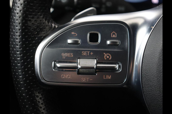 Mercedes-Benz C-Klasse 160 AMG Upgrade Edition | Trekhaak | Stoelverwarming | Night Pack | Carplay | Sfeerverlichting | Digital Cockpit | Leder/Alcantara | Navigatie | Camera | Park Assist Mercedes-Benz C-Klasse 160 AMG Upgrade Edition | Trekhaak | Stoelverwarming | Night Pack | Carplay | Sfeerverlichting | Digital Cockpit | Leder/Alcantara | Navigatie | Camera | Park Assist