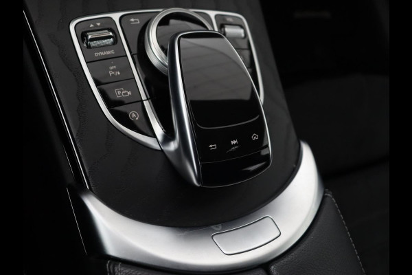 Mercedes-Benz C-Klasse 160 AMG Upgrade Edition | Trekhaak | Stoelverwarming | Night Pack | Carplay | Sfeerverlichting | Digital Cockpit | Leder/Alcantara | Navigatie | Camera | Park Assist Mercedes-Benz C-Klasse 160 AMG Upgrade Edition | Trekhaak | Stoelverwarming | Night Pack | Carplay | Sfeerverlichting | Digital Cockpit | Leder/Alcantara | Navigatie | Camera | Park Assist