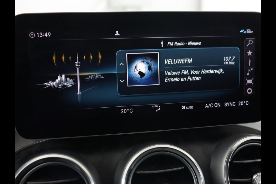 Mercedes-Benz C-Klasse 160 AMG Upgrade Edition | Trekhaak | Stoelverwarming | Night Pack | Carplay | Sfeerverlichting | Digital Cockpit | Leder/Alcantara | Navigatie | Camera | Park Assist Mercedes-Benz C-Klasse 160 AMG Upgrade Edition | Trekhaak | Stoelverwarming | Night Pack | Carplay | Sfeerverlichting | Digital Cockpit | Leder/Alcantara | Navigatie | Camera | Park Assist