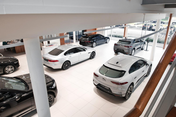 Land Rover Range Rover Evoque P270e PHEV AWD SE Dynamic Edition Land Rover Range Rover Evoque P270e PHEV AWD SE Dynamic Edition