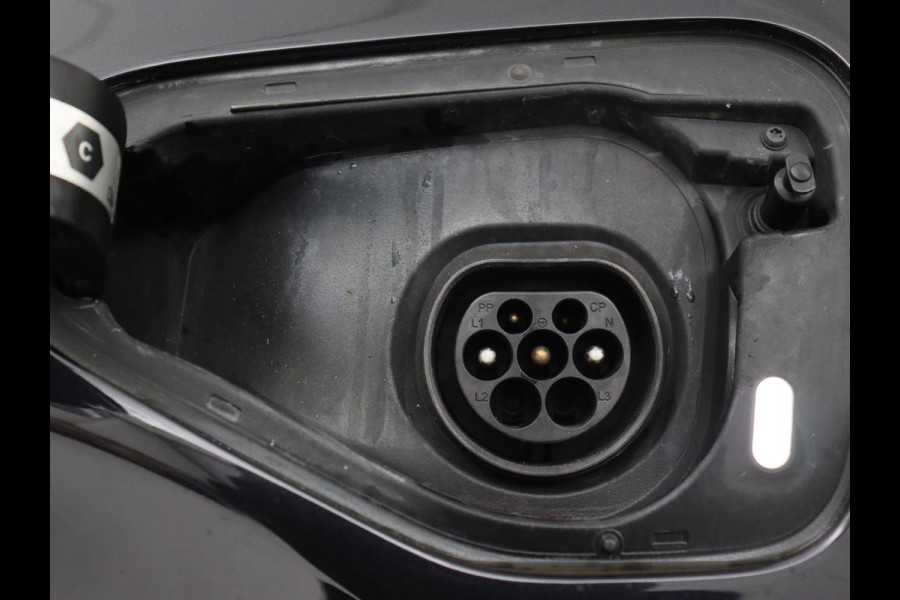 Volkswagen Golf 1.4 eHybrid Style | Massage | Carplay | Memory | Sfeerverlichting | Adaptive cruise | Navigatie | Parkeerhulp | Full LED | Climate control | PHEV | Plug In Volkswagen Golf 1.4 eHybrid Style | Massage | Carplay | Memory | Sfeerverlichting | Adaptive cruise | Navigatie | Parkeerhulp | Full LED | Climate control | PHEV | Plug In