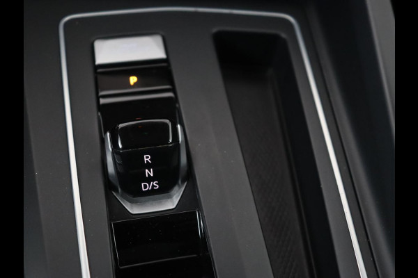 Volkswagen Golf 1.4 eHybrid Style | Massage | Carplay | Memory | Sfeerverlichting | Adaptive cruise | Navigatie | Parkeerhulp | Full LED | Climate control | PHEV | Plug In Volkswagen Golf 1.4 eHybrid Style | Massage | Carplay | Memory | Sfeerverlichting | Adaptive cruise | Navigatie | Parkeerhulp | Full LED | Climate control | PHEV | Plug In