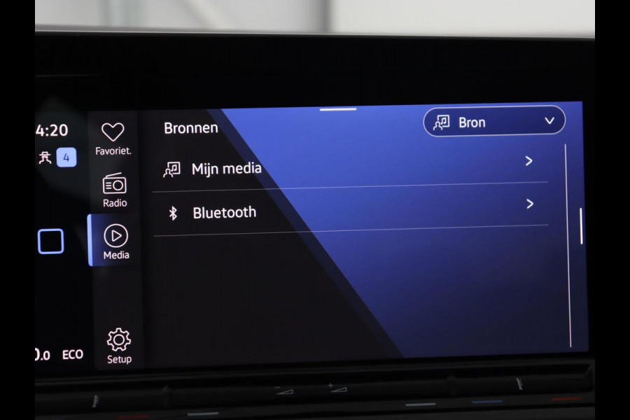 Volkswagen Golf 1.4 eHybrid Style | Massage | Carplay | Memory | Sfeerverlichting | Adaptive cruise | Navigatie | Parkeerhulp | Full LED | Climate control | PHEV | Plug In Volkswagen Golf 1.4 eHybrid Style | Massage | Carplay | Memory | Sfeerverlichting | Adaptive cruise | Navigatie | Parkeerhulp | Full LED | Climate control | PHEV | Plug In