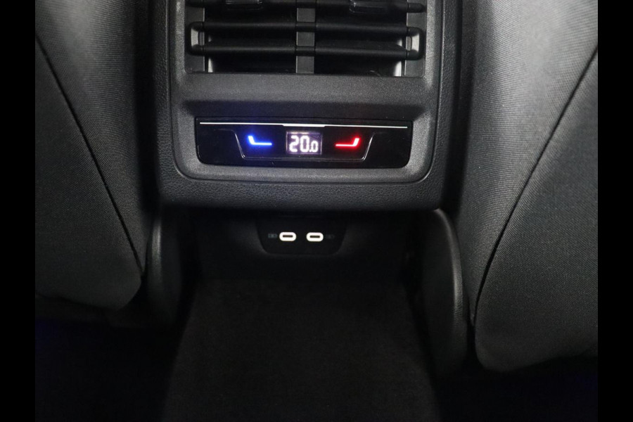 Volkswagen Golf 1.4 eHybrid Style | Massage | Carplay | Memory | Sfeerverlichting | Adaptive cruise | Navigatie | Parkeerhulp | Full LED | Climate control | PHEV | Plug In Volkswagen Golf 1.4 eHybrid Style | Massage | Carplay | Memory | Sfeerverlichting | Adaptive cruise | Navigatie | Parkeerhulp | Full LED | Climate control | PHEV | Plug In
