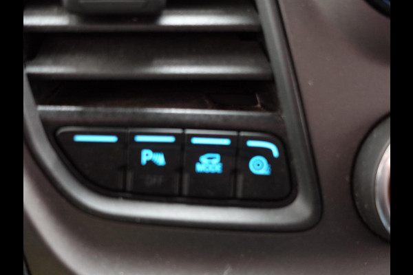 Ford Transit Custom L2H1 Automaat Dubbele cabine Trend Navi Trekhaak Cruise Control Parkeersensoren Airco Bluetooth Euro6 Ford Transit Custom L2H1 Automaat Dubbele cabine Trend Navi Trekhaak Cruise Control Parkeersensoren Airco Bluetooth Euro6