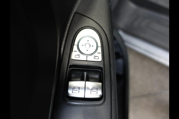 Mercedes-Benz Vito 114 CDI Automaat Dubbele Cabine 6-zits Navigatie Apple Carplay Trekhaak Cruise control  Euro6 Mercedes-Benz Vito 114 CDI Automaat Dubbele Cabine 6-zits Navigatie Apple Carplay Trekhaak Cruise control  Euro6