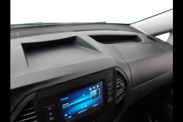 Mercedes-Benz Vito 114 CDI Automaat Dubbele Cabine 6-zits Navigatie Apple Carplay Trekhaak Cruise control  Euro6 Mercedes-Benz Vito 114 CDI Automaat Dubbele Cabine 6-zits Navigatie Apple Carplay Trekhaak Cruise control  Euro6