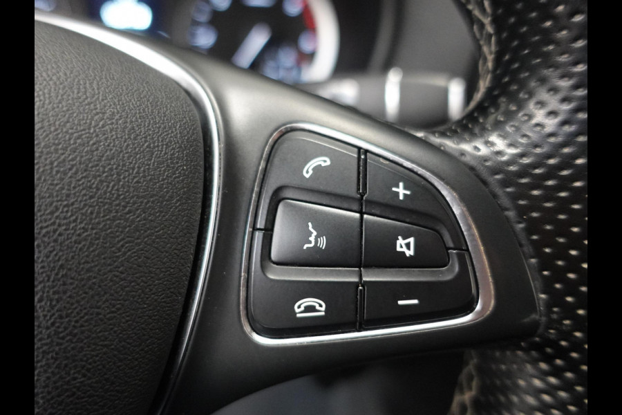 Mercedes-Benz Vito 114 CDI Automaat Dubbele Cabine 6-zits Navigatie Apple Carplay Trekhaak Cruise control  Euro6 Mercedes-Benz Vito 114 CDI Automaat Dubbele Cabine 6-zits Navigatie Apple Carplay Trekhaak Cruise control  Euro6