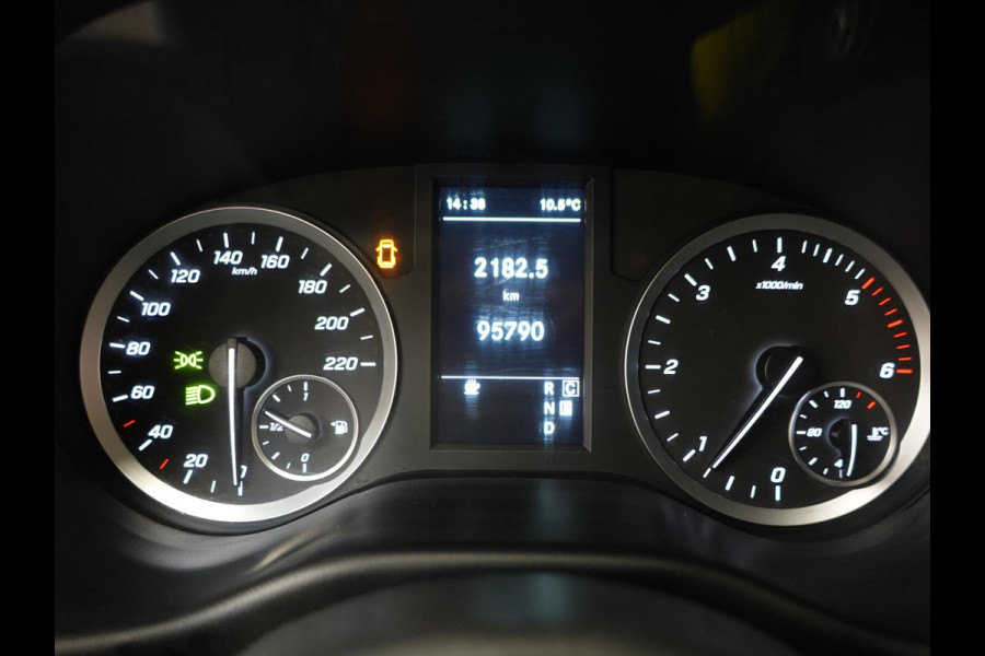 Mercedes-Benz Vito 114 CDI Automaat Dubbele Cabine 6-zits Navigatie Apple Carplay Trekhaak Cruise control  Euro6 Mercedes-Benz Vito 114 CDI Automaat Dubbele Cabine 6-zits Navigatie Apple Carplay Trekhaak Cruise control  Euro6