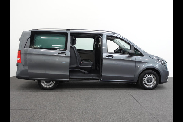 Mercedes-Benz Vito 114 CDI Automaat Dubbele Cabine 6-zits Navigatie Apple Carplay Trekhaak Cruise control  Euro6 Mercedes-Benz Vito 114 CDI Automaat Dubbele Cabine 6-zits Navigatie Apple Carplay Trekhaak Cruise control  Euro6