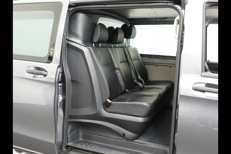 Mercedes-Benz Vito 114 CDI Automaat Dubbele Cabine 6-zits Navigatie Apple Carplay Trekhaak Cruise control  Euro6 Mercedes-Benz Vito 114 CDI Automaat Dubbele Cabine 6-zits Navigatie Apple Carplay Trekhaak Cruise control  Euro6