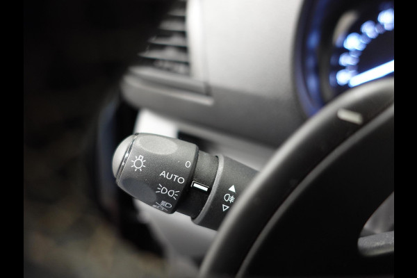 Opel Vivaro 145pk Automaat L3H1 Dubbele cabine 6-zits Navigatie Camera Trekhaak Apple carplay Parkeersensoren Cruise control Opel Vivaro 145pk Automaat L3H1 Dubbele cabine 6-zits Navigatie Camera Trekhaak Apple carplay Parkeersensoren Cruise control