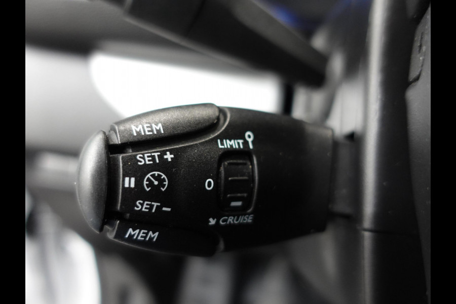 Opel Vivaro 2.0 CDTI L3H1 Dubbele Cabine Edition Airco Navigatie Trekhaak Carplay Bluetooth