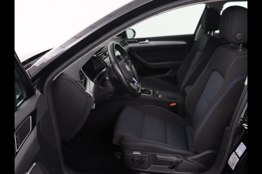 Volkswagen Passat 1.4 TSI PHEV GTE | Stoelverwarming | Massage | Virtual Cockpit | Park Assist | Carplay | Camera | Matrix LED | Adaptive cruise | Navigatie | Side Assist | Plug In Volkswagen Passat 1.4 TSI PHEV GTE | Stoelverwarming | Massage | Virtual Cockpit | Park Assist | Carplay | Camera | Matrix LED | Adaptive cruise | Navigatie | Side Assist | Plug In