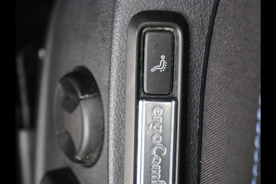 Volkswagen Passat 1.4 TSI PHEV GTE | Stoelverwarming | Massage | Virtual Cockpit | Park Assist | Carplay | Camera | Matrix LED | Adaptive cruise | Navigatie | Side Assist | Plug In Volkswagen Passat 1.4 TSI PHEV GTE | Stoelverwarming | Massage | Virtual Cockpit | Park Assist | Carplay | Camera | Matrix LED | Adaptive cruise | Navigatie | Side Assist | Plug In