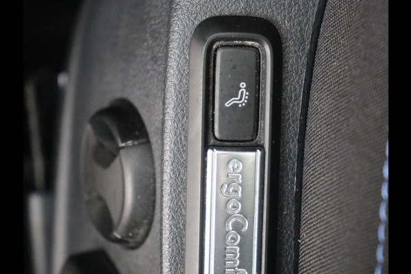 Volkswagen Passat 1.4 TSI PHEV GTE | Stoelverwarming | Massage | Virtual Cockpit | Park Assist | Carplay | Camera | Matrix LED | Adaptive cruise | Navigatie | Side Assist | Plug In Volkswagen Passat 1.4 TSI PHEV GTE | Stoelverwarming | Massage | Virtual Cockpit | Park Assist | Carplay | Camera | Matrix LED | Adaptive cruise | Navigatie | Side Assist | Plug In