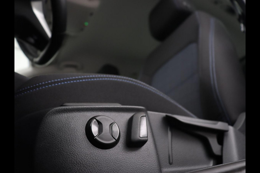Volkswagen Passat 1.4 TSI PHEV GTE | Stoelverwarming | Massage | Virtual Cockpit | Park Assist | Carplay | Camera | Matrix LED | Adaptive cruise | Navigatie | Side Assist | Plug In Volkswagen Passat 1.4 TSI PHEV GTE | Stoelverwarming | Massage | Virtual Cockpit | Park Assist | Carplay | Camera | Matrix LED | Adaptive cruise | Navigatie | Side Assist | Plug In