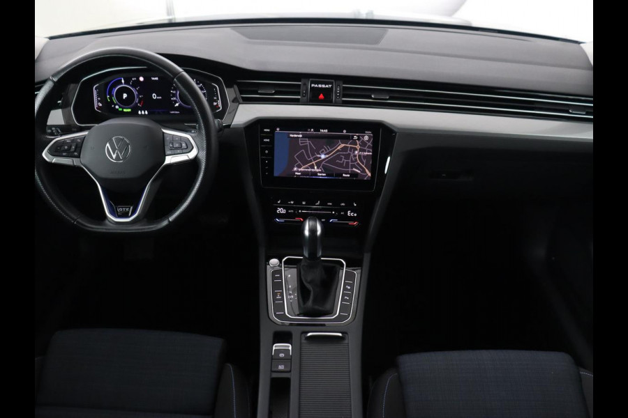 Volkswagen Passat 1.4 TSI PHEV GTE | Stoelverwarming | Massage | Virtual Cockpit | Park Assist | Carplay | Camera | Matrix LED | Adaptive cruise | Navigatie | Side Assist | Plug In Volkswagen Passat 1.4 TSI PHEV GTE | Stoelverwarming | Massage | Virtual Cockpit | Park Assist | Carplay | Camera | Matrix LED | Adaptive cruise | Navigatie | Side Assist | Plug In
