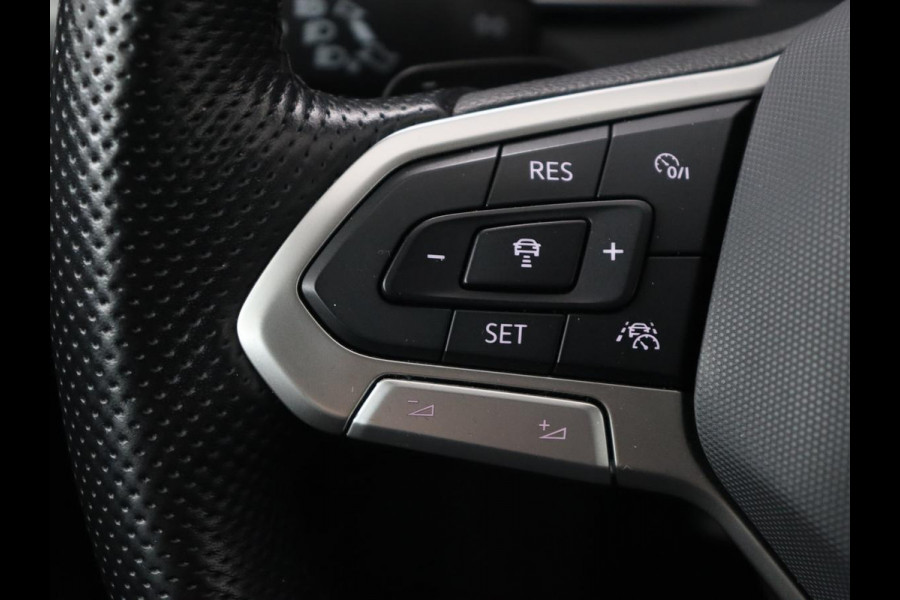 Volkswagen Passat 1.4 TSI PHEV GTE | Stoelverwarming | Massage | Virtual Cockpit | Park Assist | Carplay | Camera | Matrix LED | Adaptive cruise | Navigatie | Side Assist | Plug In Volkswagen Passat 1.4 TSI PHEV GTE | Stoelverwarming | Massage | Virtual Cockpit | Park Assist | Carplay | Camera | Matrix LED | Adaptive cruise | Navigatie | Side Assist | Plug In