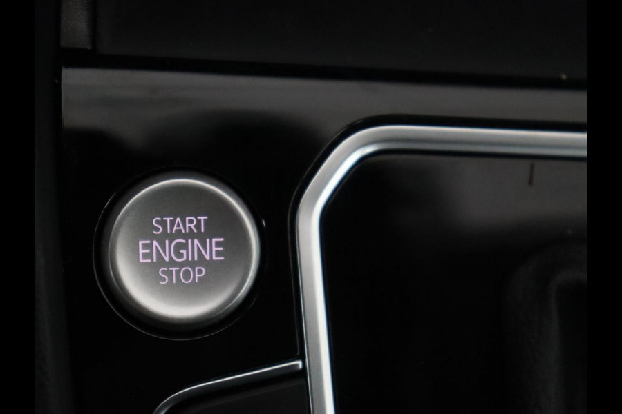 Volkswagen Passat 1.4 TSI PHEV GTE | Stoelverwarming | Massage | Virtual Cockpit | Park Assist | Carplay | Camera | Matrix LED | Adaptive cruise | Navigatie | Side Assist | Plug In Volkswagen Passat 1.4 TSI PHEV GTE | Stoelverwarming | Massage | Virtual Cockpit | Park Assist | Carplay | Camera | Matrix LED | Adaptive cruise | Navigatie | Side Assist | Plug In