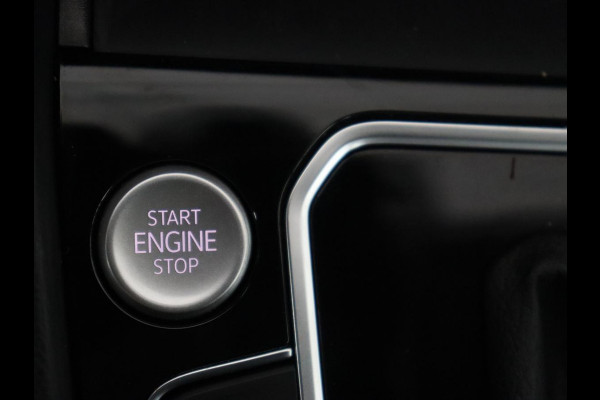 Volkswagen Passat 1.4 TSI PHEV GTE | Stoelverwarming | Massage | Virtual Cockpit | Park Assist | Carplay | Camera | Matrix LED | Adaptive cruise | Navigatie | Side Assist | Plug In Volkswagen Passat 1.4 TSI PHEV GTE | Stoelverwarming | Massage | Virtual Cockpit | Park Assist | Carplay | Camera | Matrix LED | Adaptive cruise | Navigatie | Side Assist | Plug In