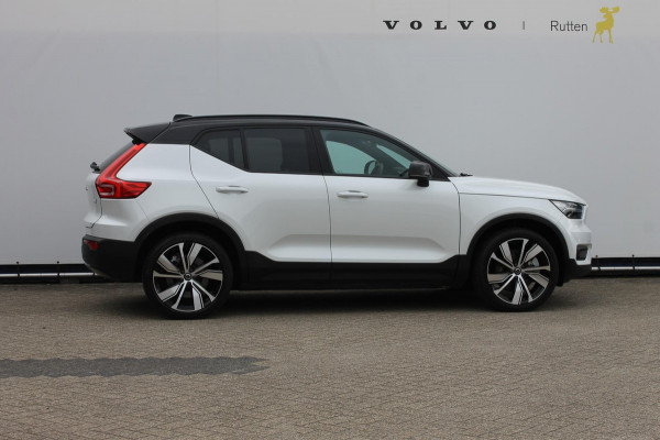 Volvo XC40 Recharge P8 AWD R-Design 20" lm velgen / Warmtepomp / Extra getint glas vanaf de B-Stijl / Google infotainment Volvo XC40 Recharge P8 AWD R-Design 20" lm velgen / Warmtepomp / Extra getint glas vanaf de B-Stijl / Google infotainment