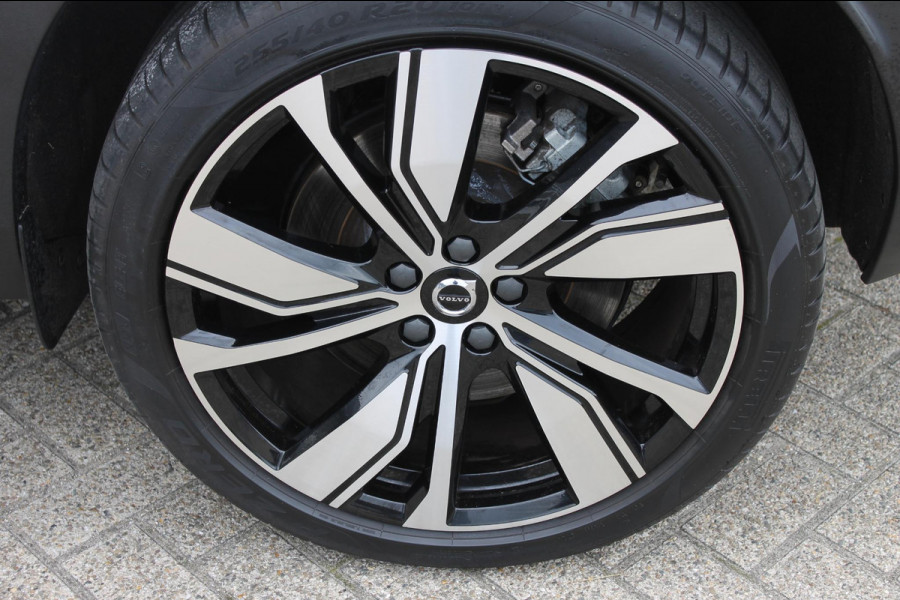 Volvo XC40 Recharge P8 AWD R-Design 20" lm velgen / Warmtepomp / Extra getint glas vanaf de B-Stijl / Google infotainment Volvo XC40 Recharge P8 AWD R-Design 20" lm velgen / Warmtepomp / Extra getint glas vanaf de B-Stijl / Google infotainment