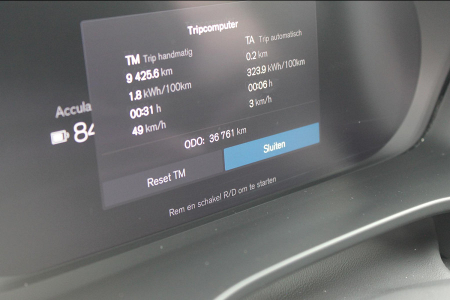 Volvo XC40 Recharge P8 AWD R-Design 20" lm velgen / Warmtepomp / Extra getint glas vanaf de B-Stijl / Google infotainment Volvo XC40 Recharge P8 AWD R-Design 20" lm velgen / Warmtepomp / Extra getint glas vanaf de B-Stijl / Google infotainment