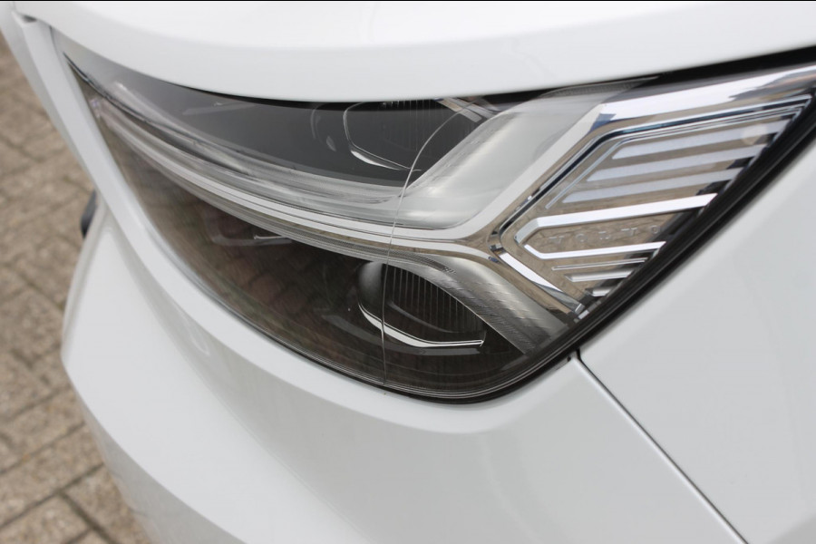 Volvo XC40 Recharge P8 AWD R-Design 20" lm velgen / Warmtepomp / Extra getint glas vanaf de B-Stijl / Google infotainment Volvo XC40 Recharge P8 AWD R-Design 20" lm velgen / Warmtepomp / Extra getint glas vanaf de B-Stijl / Google infotainment
