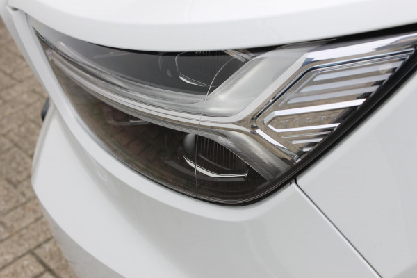 Volvo XC40 Recharge P8 AWD R-Design 20" lm velgen / Warmtepomp / Extra getint glas vanaf de B-Stijl / Google infotainment Volvo XC40 Recharge P8 AWD R-Design 20" lm velgen / Warmtepomp / Extra getint glas vanaf de B-Stijl / Google infotainment