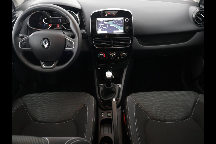 Renault Clio Estate 0.9 TCe Zen + RS-Sport Pack | Navigatie | 1e eigenaar | Privacy Glass | Premium Audio | Renault Clio Estate 0.9 TCe Zen + RS-Sport Pack | Navigatie | 1e eigenaar | Privacy Glass | Premium Audio |