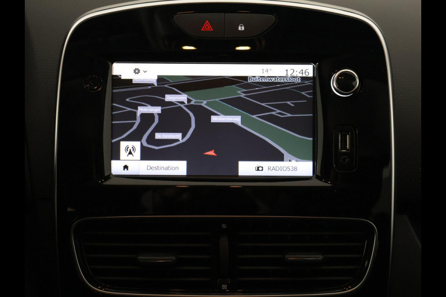 Renault Clio Estate 0.9 TCe Zen + RS-Sport Pack | Navigatie | 1e eigenaar | Privacy Glass | Premium Audio | Renault Clio Estate 0.9 TCe Zen + RS-Sport Pack | Navigatie | 1e eigenaar | Privacy Glass | Premium Audio |