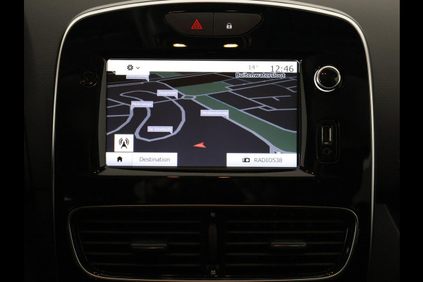 Renault Clio Estate 0.9 TCe Zen + RS-Sport Pack | Navigatie | 1e eigenaar | Privacy Glass | Premium Audio | Renault Clio Estate 0.9 TCe Zen + RS-Sport Pack | Navigatie | 1e eigenaar | Privacy Glass | Premium Audio |
